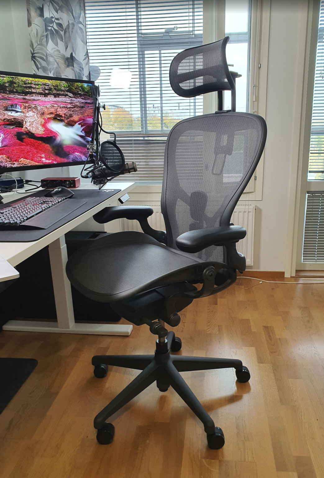 Insights: First week with the Herman Miller Aeron (remastered) chair